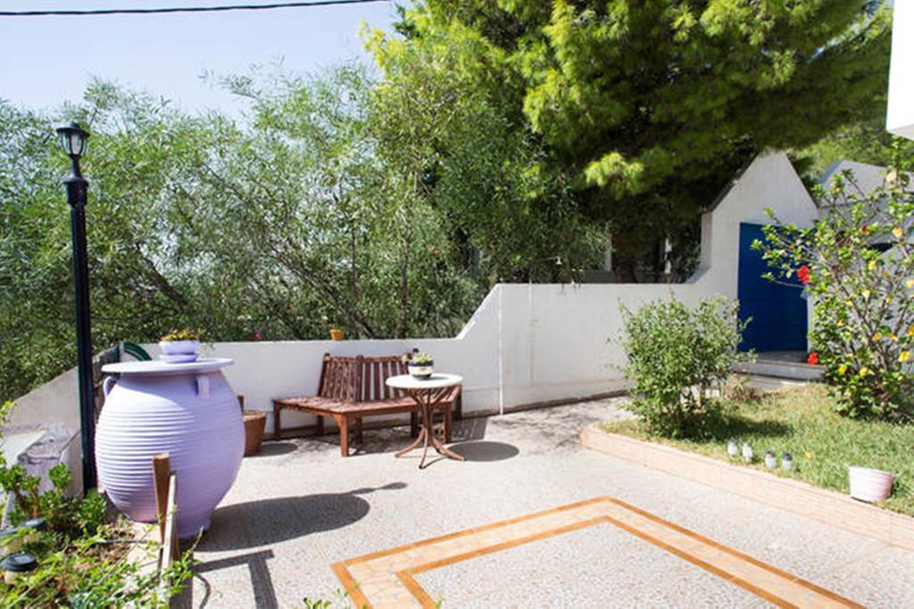 Wavedance Accommodation Salamina Esterno foto
