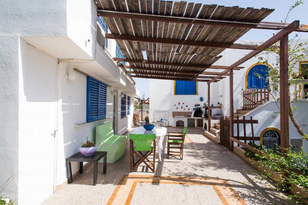 Wavedance Accommodation Salamina Esterno foto