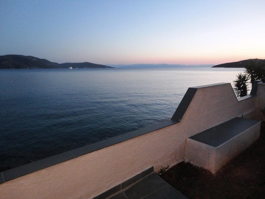 Wavedance Accommodation Salamina Esterno foto