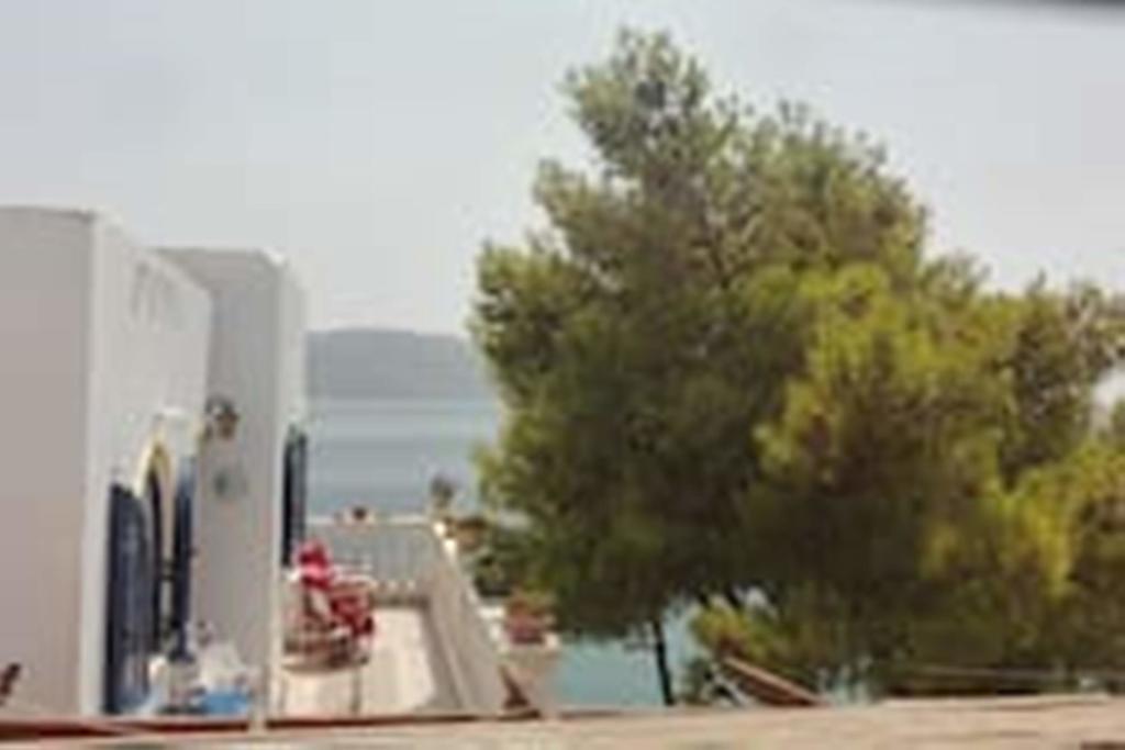 Wavedance Accommodation Salamina Esterno foto