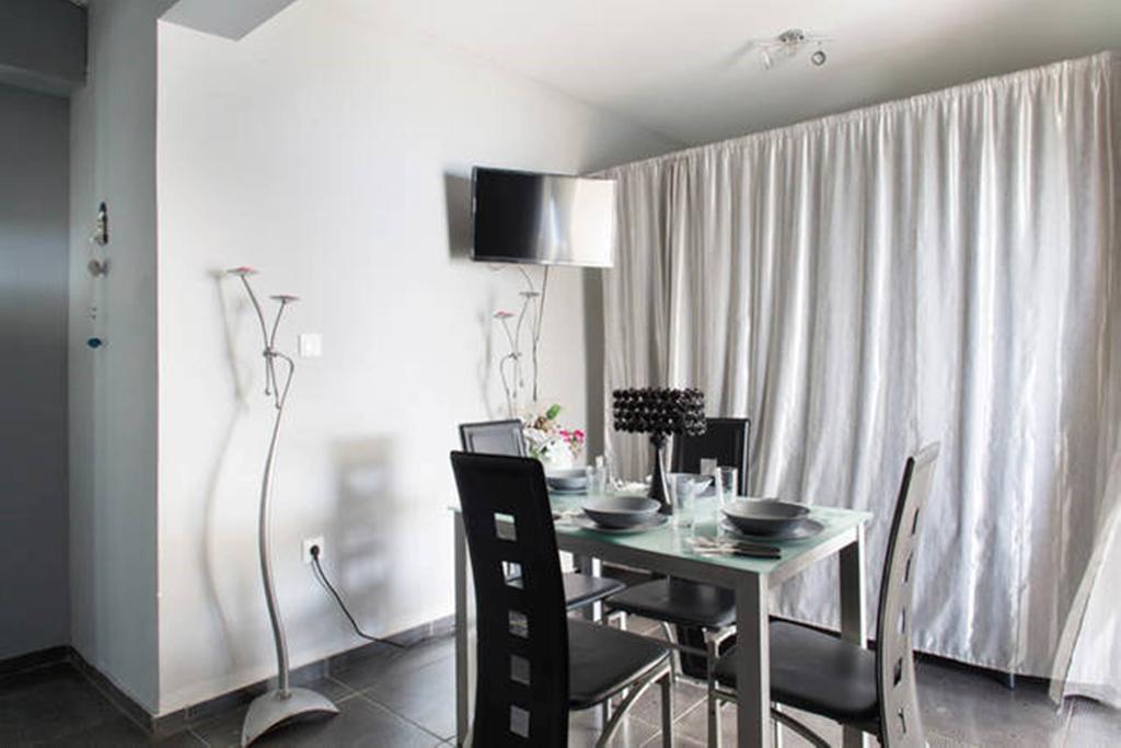 Wavedance Accommodation Salamina Esterno foto