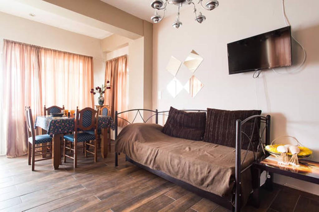 Wavedance Accommodation Salamina Esterno foto