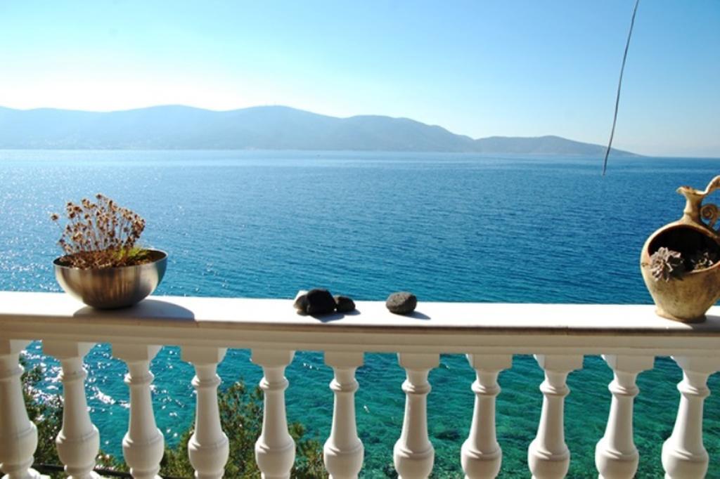 Wavedance Accommodation Salamina Esterno foto