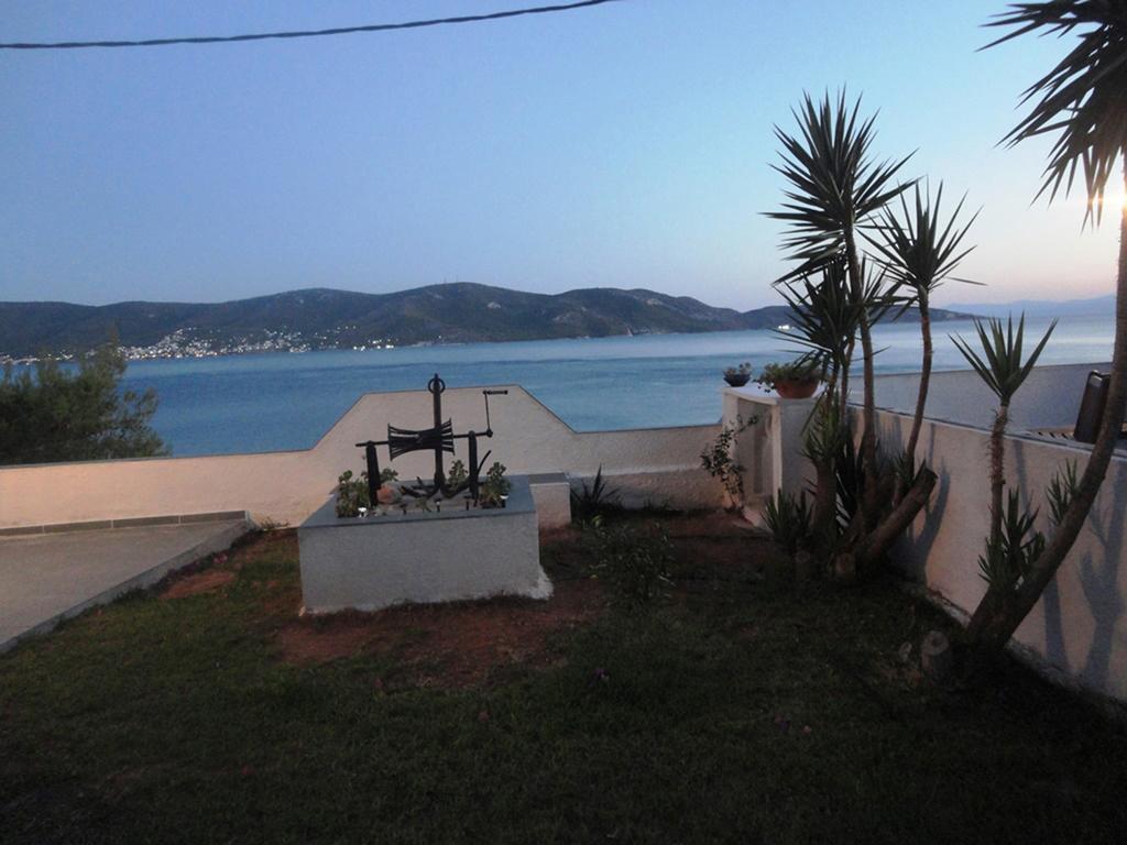 Wavedance Accommodation Salamina Esterno foto