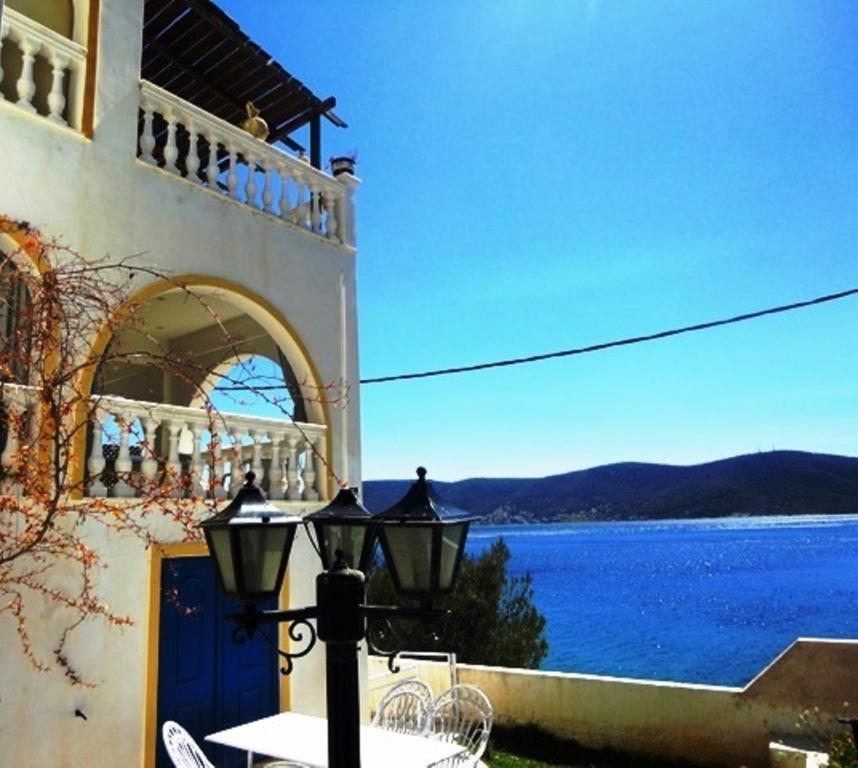 Wavedance Accommodation Salamina Esterno foto
